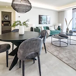  Apartment Inf42m- Modern Apartment, Families Only